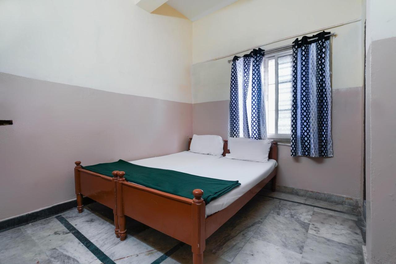 Spot On Sri Sai Lohith Lodge Near Snow World Secunderābād Exterior foto